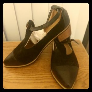 New Susanny Vintage T-strap Heels US 9 Euro 39